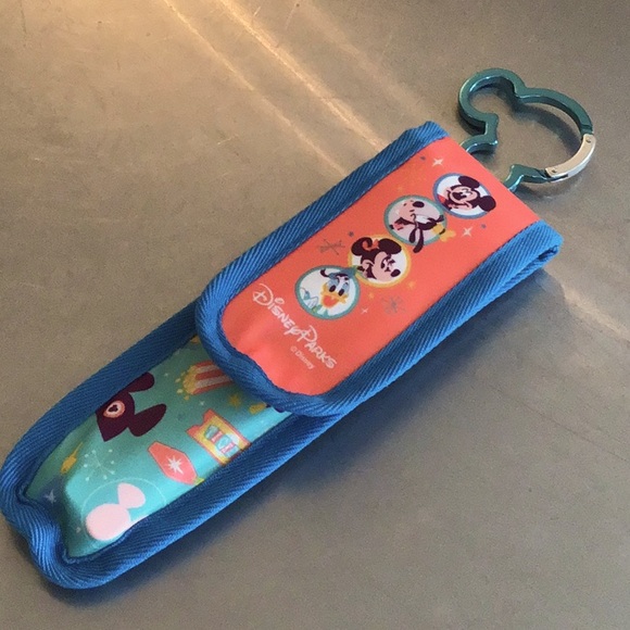 NEW Disney Park MERCH! Bamboo utensil set w/carrying case.Mouse carabiner. - Picture 2 of 10